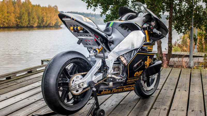 Illustration for article titled ​How To Turn A Wrecked Buell XBRR Into A John Player Special Tribute